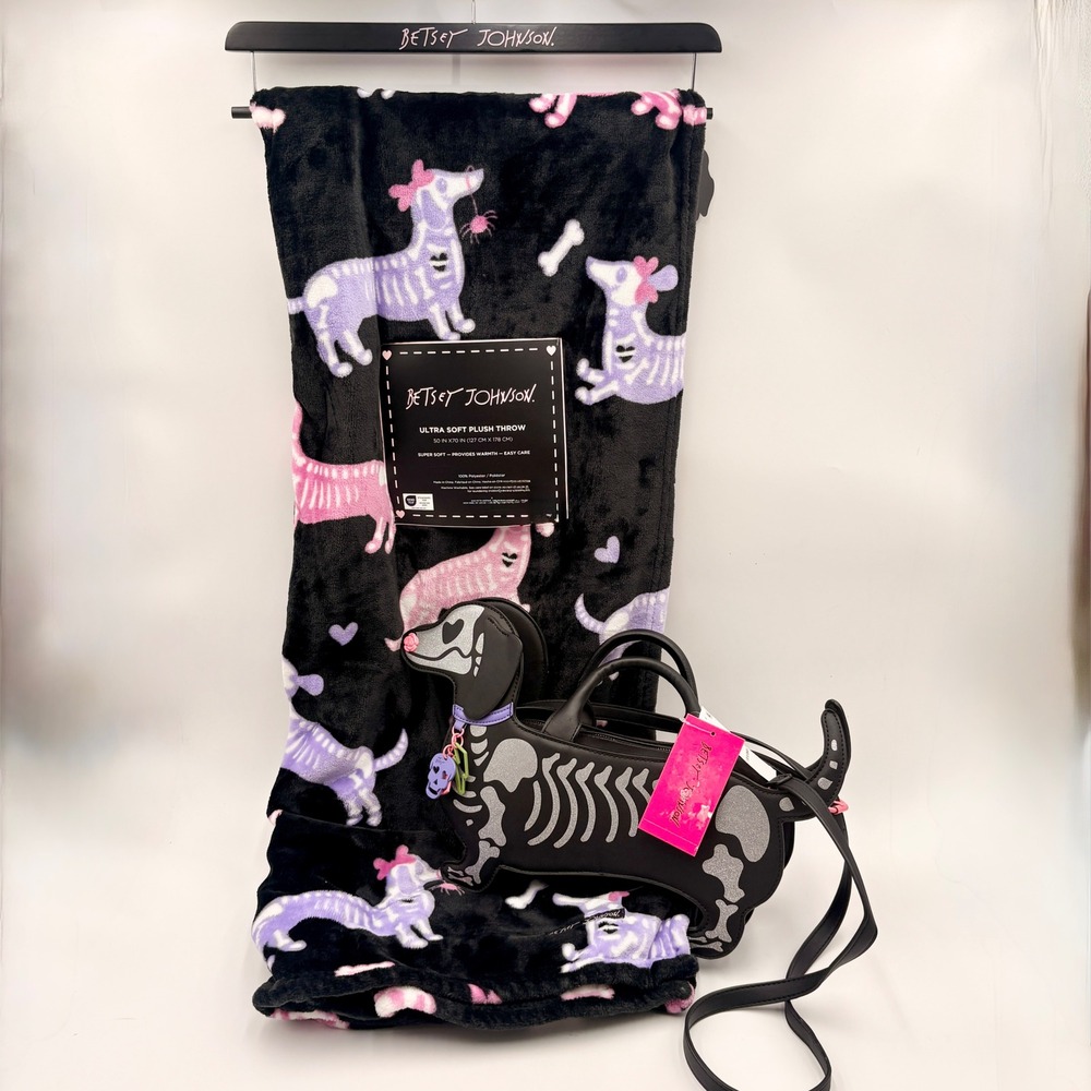 Betsey Johnson Halloween Skeleton Dachshund Bag & Plush Throw Blanket Set Black